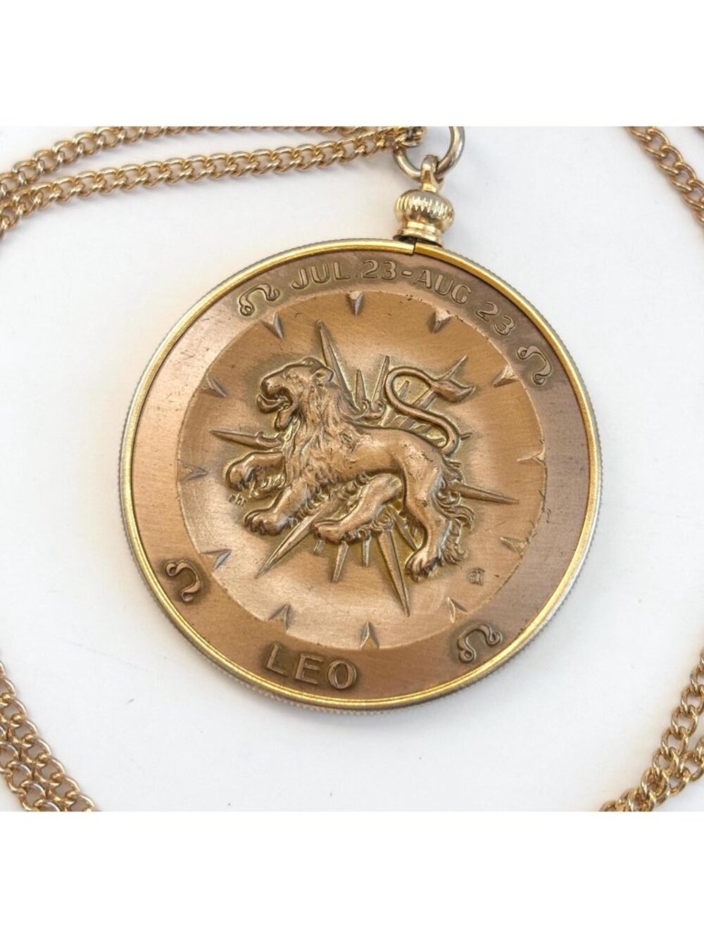 Leo Zodiac Bronze Toned Vintage Collectible 80's Medallion Pendant Necklace